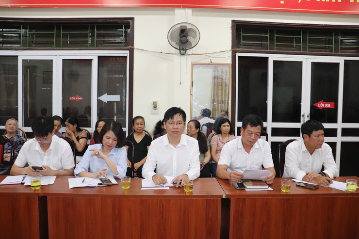 Bí thư Đảng uỷ, Chủ tịch HĐND xã Bát Tràng Nguyễn Văn Quyến dự sinh hoạt đảng tại Chi bộ thôn Đào Xuyên- Ảnh 2.