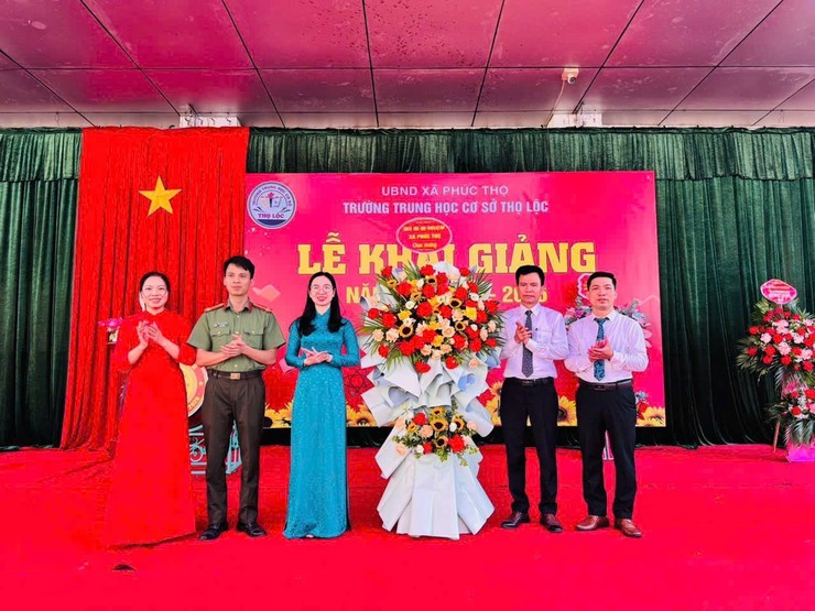 SÔI NỔI NGÀY HỘI KHAI GIẢNG NĂM HỌC MỚI TẠI XÃ PHÚC THỌ- Ảnh 7.