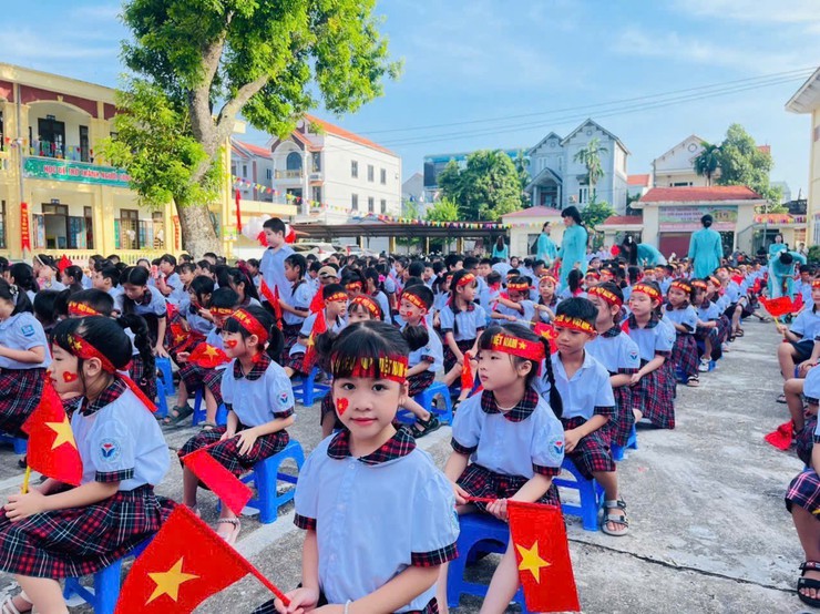 SÔI NỔI NGÀY HỘI KHAI GIẢNG NĂM HỌC MỚI TẠI XÃ PHÚC THỌ- Ảnh 8.