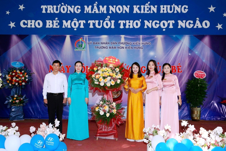 Trên 15 ngàn học sinh phường Kiến Hưng tưng bừng dự Lễ khai giảng năm học mới- Ảnh 2.