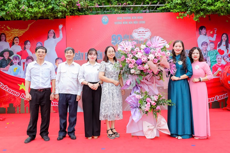 Trên 15 ngàn học sinh phường Kiến Hưng tưng bừng dự Lễ khai giảng năm học mới- Ảnh 7.