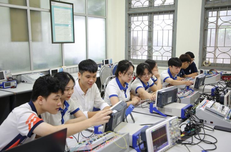 NHCSXH Phúc Thọ triển khai cho vay vốn ưu đãi đối với sinh viên ngành STEM- Ảnh 2.