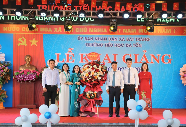 Gần 11 nghìn 500 học sinh Bát Tràng hân hoan bước vào năm học mới 2025 – 2026- Ảnh 3.