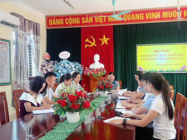 Đồng loạt các Đảng bộ, chi bộ trực thuộc Đảng ủy xã Hòa Xá tổ chức sinh hoạt chuyên đề tháng 9/2025- Ảnh 6.