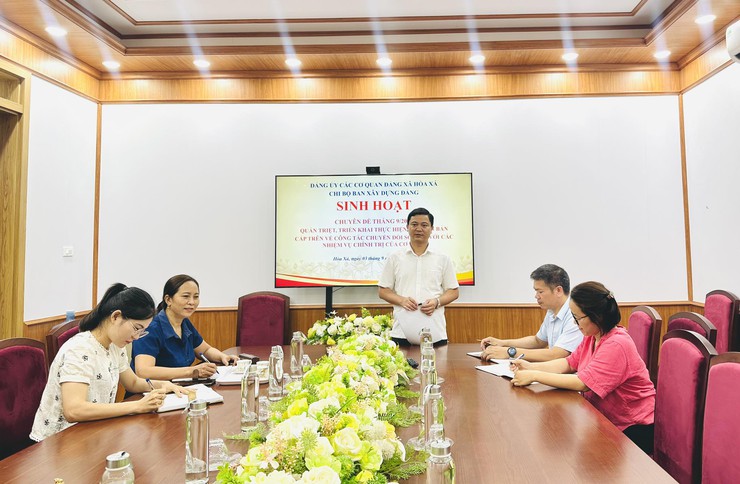 Đồng loạt các Đảng bộ, chi bộ trực thuộc Đảng ủy xã Hòa Xá tổ chức sinh hoạt chuyên đề tháng 9/2025- Ảnh 4.
