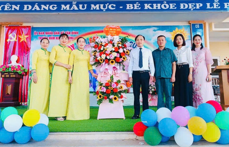 CÁC ĐỒNG CHÍ LÃNH ĐẠO XÃ VÂN ĐÌNH DỰ LỄ KHAI GIẢNG NĂM HỌC MỚI 2025 - 2026- Ảnh 4.