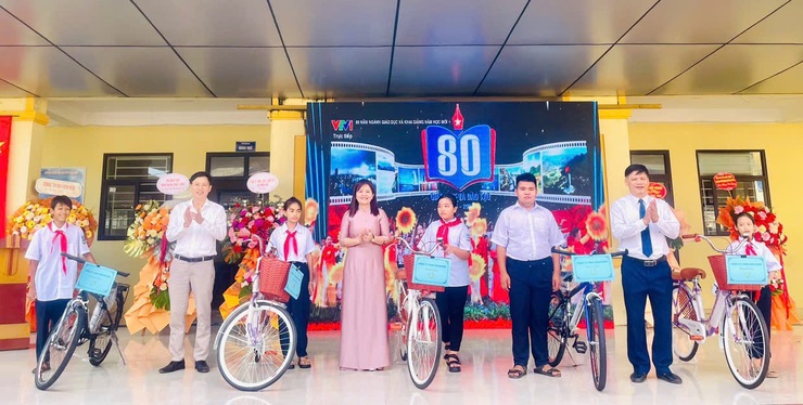 TƯNG BỪNG, RỘN RÃ LỄ KHAI GIẢNG NĂM HỌC MỚI 2025 – 2026 TẠI CÁC NHÀ TRƯỜNG TRÊN ĐỊA BÀN XÃ HOÀ XÁ- Ảnh 19.