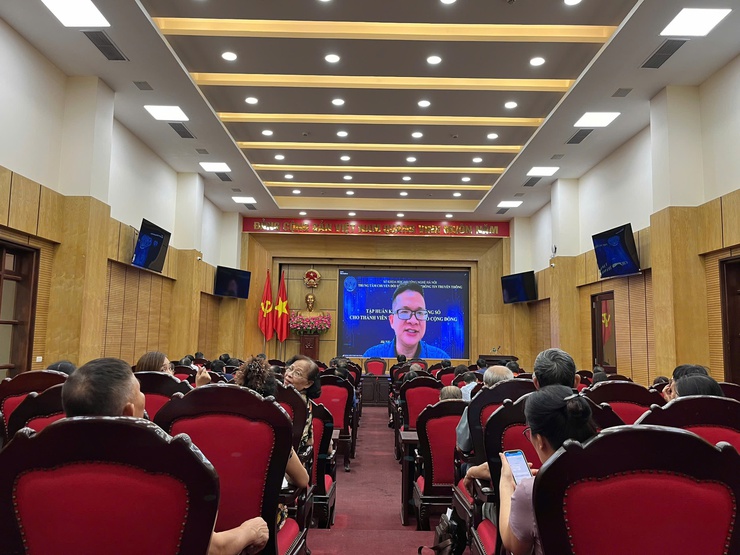 Phường Ngọc Hà tập huấn kiến thức kỹ năng số cho thành viên Tổ Chuyển đổi số cộng đồng- Ảnh 1.