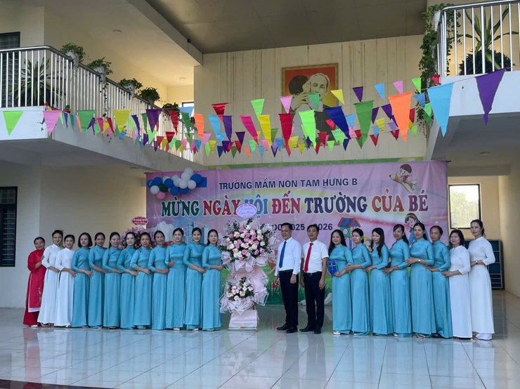 Học sinh Tam Hưng hân hoan trong ngày khai trường- Ảnh 7.