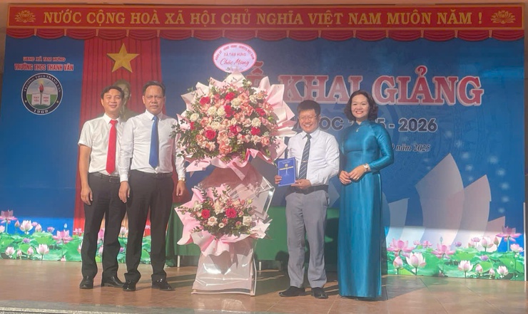 Học sinh Tam Hưng hân hoan trong ngày khai trường- Ảnh 9.