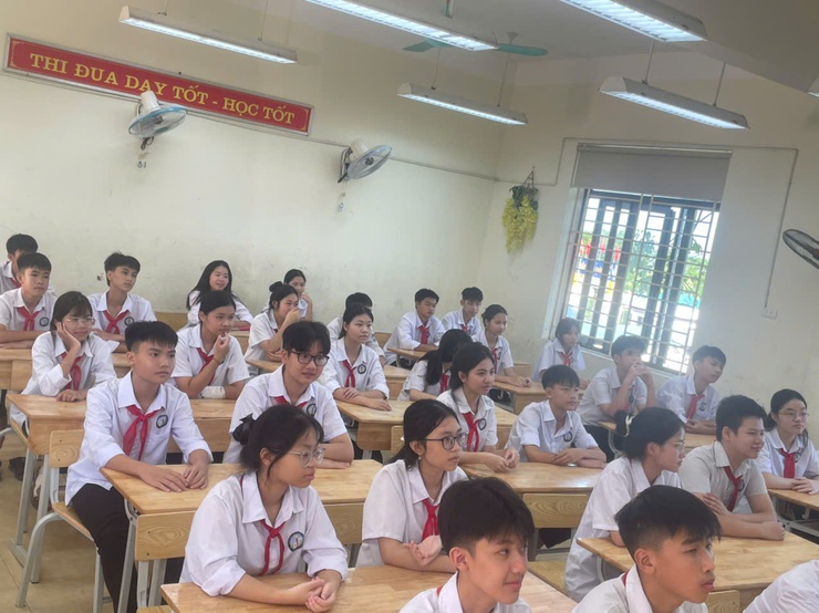 Học sinh Tam Hưng hân hoan trong ngày khai trường- Ảnh 18.