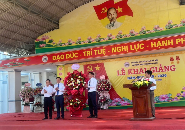 Học sinh Tam Hưng hân hoan trong ngày khai trường- Ảnh 5.