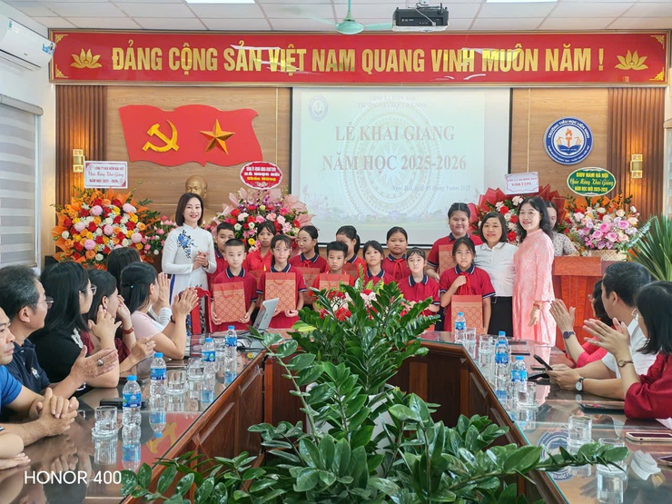 Lễ khai giảng năm học 2025 - 2026 "Hành Trình Tri Thức: Vun đắp tương lai"- Ảnh 7.