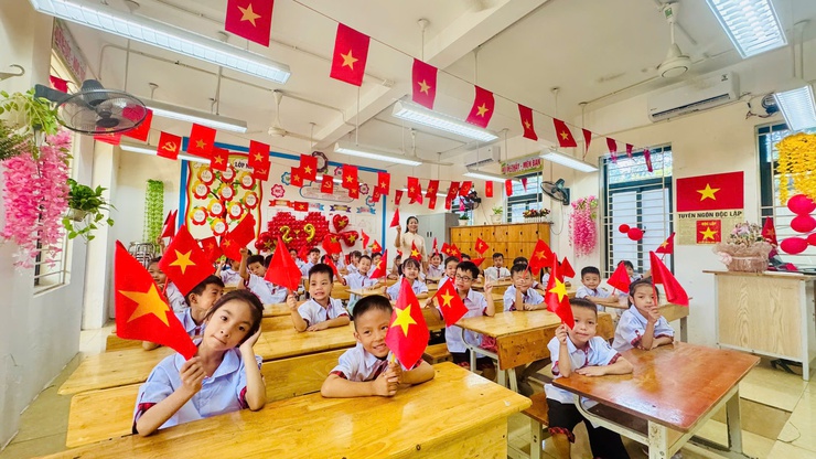 Học sinh Tam Hưng hân hoan trong ngày khai trường- Ảnh 17.