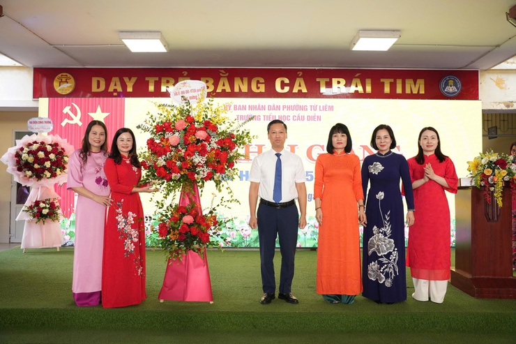 Tưng bừng Lễ Khai giảng năm học 2025 - 2026 tại các trường học trên địa bàn phường Từ Liêm- Ảnh 3.