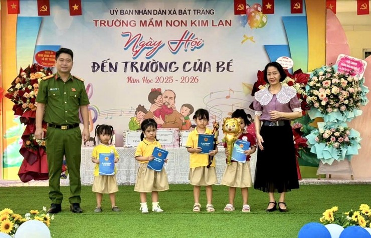 Gần 11 nghìn 500 học sinh Bát Tràng hân hoan bước vào năm học mới 2025 – 2026- Ảnh 11.