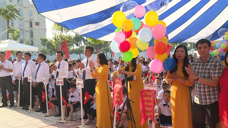 Trường Tiểu học Vũ Công Tể tưng bừng tổ chức Lễ khai giảng năm học mới 2025-2026- Ảnh 1.