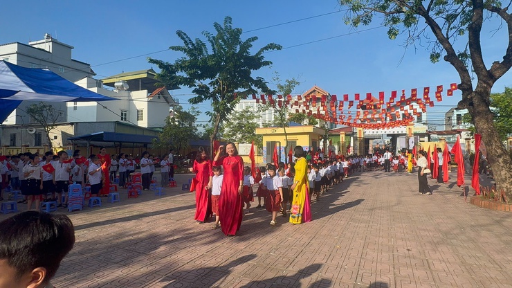 Trường Tiểu học Mỹ Hưng tưng bừng khai giảng năm học mới 2025–2026- Ảnh 2.