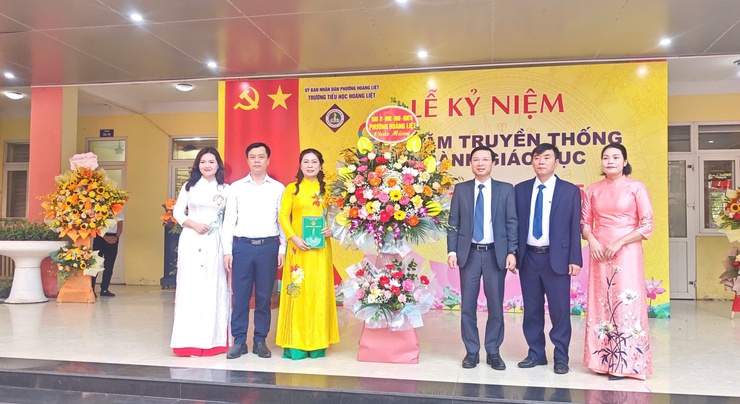 Lễ kỷ niệm 80 năm thành lập Bộ Quốc gia Giáo dục (nay là Bộ Giáo dục và Đào tạo) và Khai giảng năm học 2025-2026- Ảnh 3.