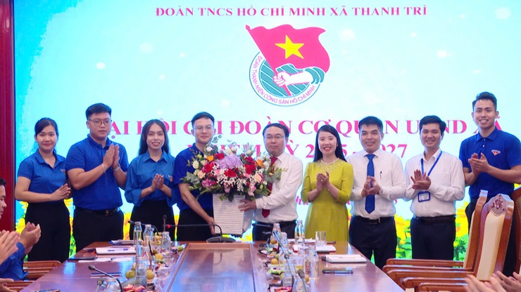 Tuổi trẻ Chi đoàn cơ quan UBND xã Thanh Trì xung kích, sáng tạo, trách nhiệm.- Ảnh 1.