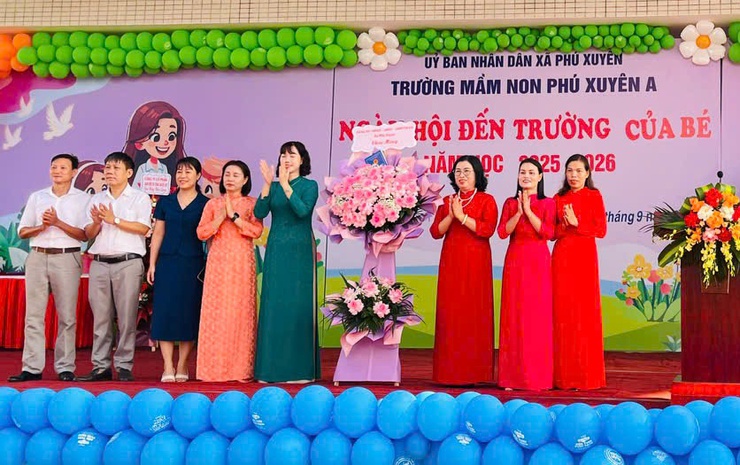 Đồng chí Chủ tịch UBND xã Phú Xuyên dự khai giảng tại Trường Tiểu học Hồng Thái- Ảnh 11.