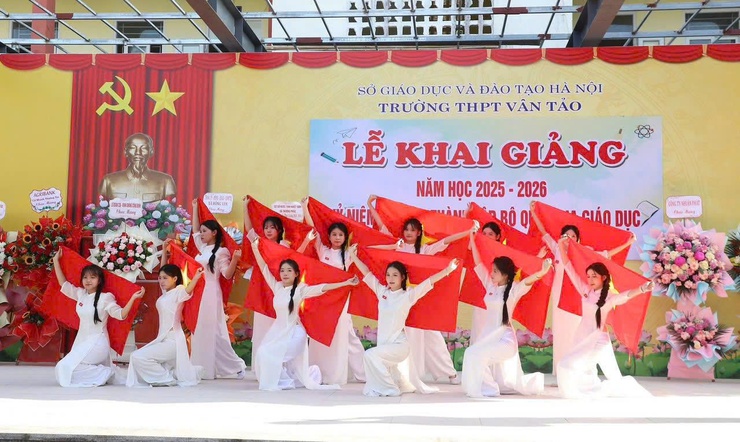 Lễ Khai giảng năm học mới tại các trường học trên địa bàn xã Hồng Vân- Ảnh 1.