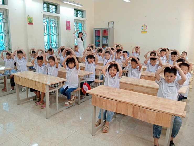 Tất cả 19 trường học: Mầm non, tiểu học, trung học cơ sở, trung học phổ thông trên địa bàn xã Ứng Thiên, thành phố Hà Nội tổ chức khai giảng năm học mới 2025-2026- Ảnh 12.