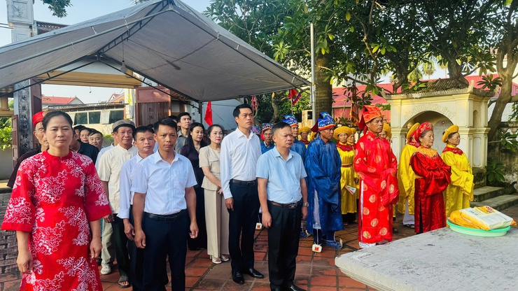 LÃNH ĐẠO ĐẢNG ỦY – HĐND – UBND XÃ DỰ LỄ HÓA CỦA THÀNH HOÀNG LÀNG THÔN YÊN NINH- Ảnh 1.