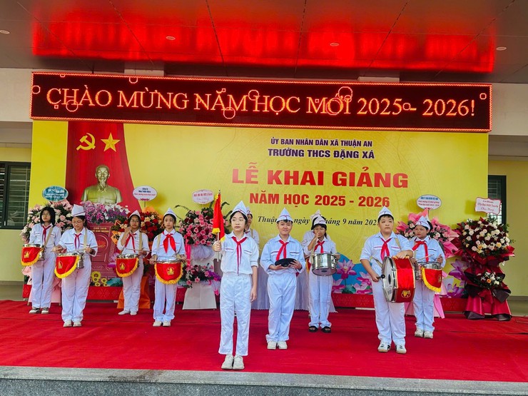 Hơn 15.700 học sinh Thuận An hân hoan chào đón năm học mới- Ảnh 11.