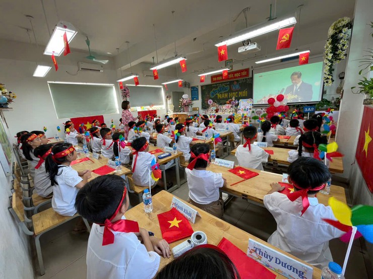 Hơn 15.700 học sinh Thuận An hân hoan chào đón năm học mới- Ảnh 16.