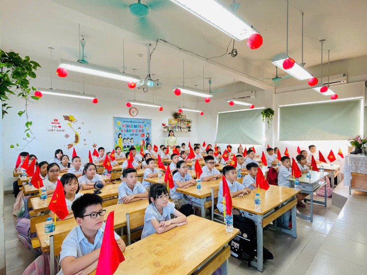 Hơn 15.700 học sinh Thuận An hân hoan chào đón năm học mới- Ảnh 17.