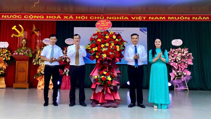 Hơn 15.700 học sinh Thuận An hân hoan chào đón năm học mới- Ảnh 2.