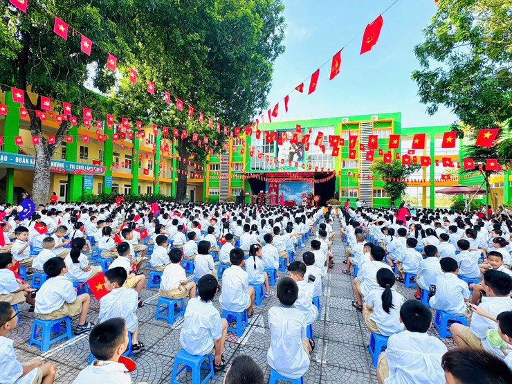 Hơn 15.700 học sinh Thuận An hân hoan chào đón năm học mới- Ảnh 20.