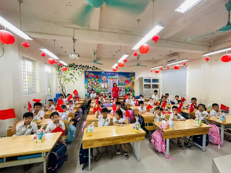 Hơn 15.700 học sinh Thuận An hân hoan chào đón năm học mới- Ảnh 21.