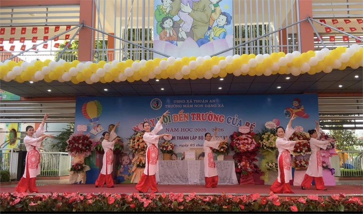 Hơn 15.700 học sinh Thuận An hân hoan chào đón năm học mới- Ảnh 27.