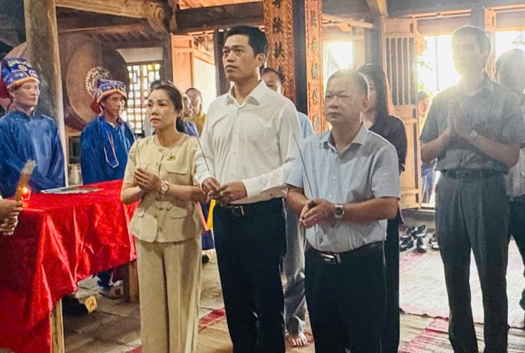 LÃNH ĐẠO ĐẢNG ỦY – HĐND – UBND XÃ DỰ LỄ HÓA CỦA THÀNH HOÀNG LÀNG THÔN YÊN NINH- Ảnh 3.