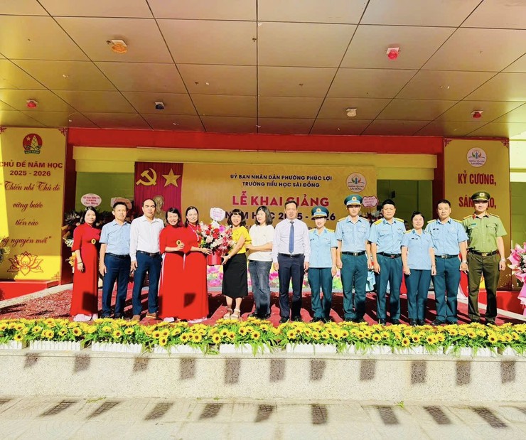 16.500 học sinh phường Phúc Lợi dự Lễ khai giảng năm học 2025-2026- Ảnh 8.