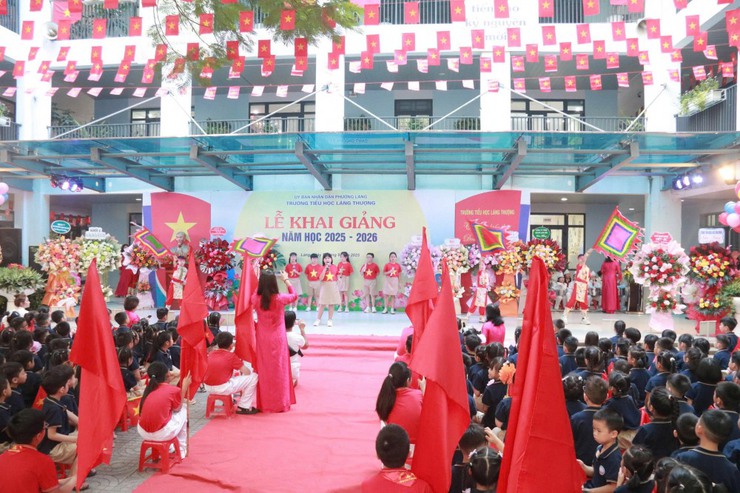 TRƯỜNG TIỂU HỌC LÁNG THƯỢNG KHAI GIẢNG: PHẤN KHỞI VÀ NGẬP TRÀN YÊU THƯƠNG- Ảnh 6.