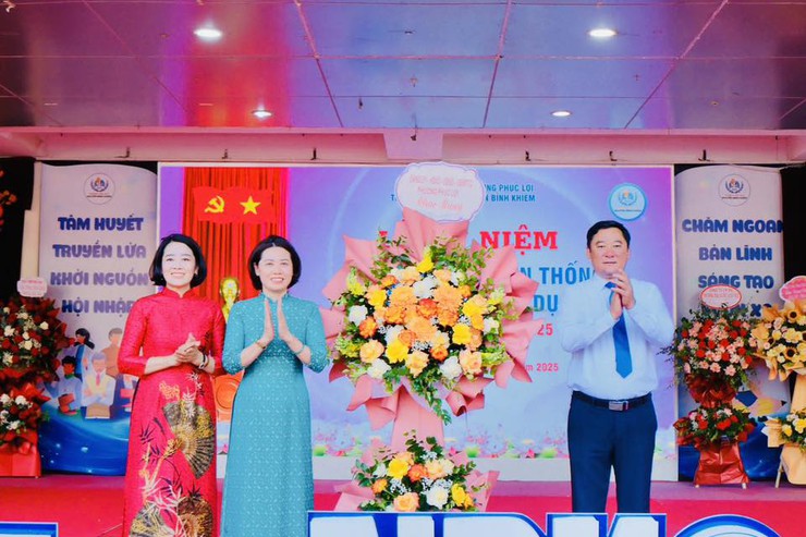16.500 học sinh phường Phúc Lợi dự Lễ khai giảng năm học 2025-2026- Ảnh 4.
