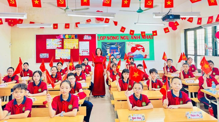 RỘN RÀNG NGÀY HỘI KHAI TRƯỜNG TẠI TRƯỜNG THCS LÁNG THƯỢNG- Ảnh 7.