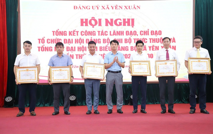 HỘI NGHỊ TỔNG KẾT CÔNG TÁC TỔ CHỨC ĐẠI HỘI ĐẠI BIỂU ĐẢNG BỘ XÃ YÊN XUÂN LẦN THỨ I, NHIỆM KỲ 2025-2030- Ảnh 5.