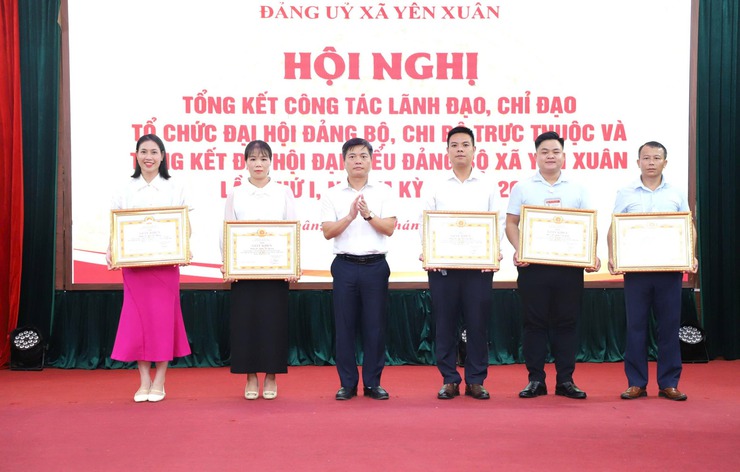 HỘI NGHỊ TỔNG KẾT CÔNG TÁC TỔ CHỨC ĐẠI HỘI ĐẠI BIỂU ĐẢNG BỘ XÃ YÊN XUÂN LẦN THỨ I, NHIỆM KỲ 2025-2030- Ảnh 8.