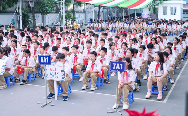 TƯNG BỪNG LỄ KHAI GIẢNG NĂM HỌC 2025 – 2026 TẠI TRƯỜNG THCS LÁNG HẠ- Ảnh 7.