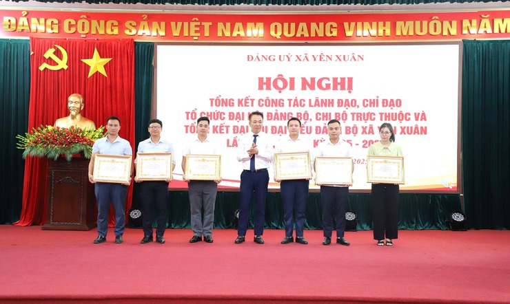 HỘI NGHỊ TỔNG KẾT CÔNG TÁC TỔ CHỨC ĐẠI HỘI ĐẠI BIỂU ĐẢNG BỘ XÃ YÊN XUÂN LẦN THỨ I, NHIỆM KỲ 2025-2030- Ảnh 9.