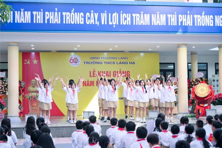 TƯNG BỪNG LỄ KHAI GIẢNG NĂM HỌC 2025 – 2026 TẠI TRƯỜNG THCS LÁNG HẠ- Ảnh 9.