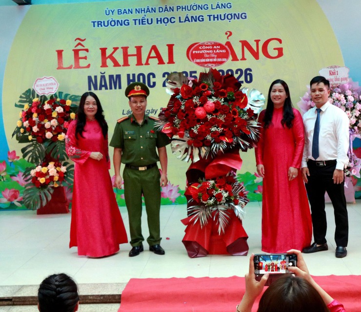 TRƯỜNG TIỂU HỌC LÁNG THƯỢNG KHAI GIẢNG: PHẤN KHỞI VÀ NGẬP TRÀN YÊU THƯƠNG- Ảnh 5.