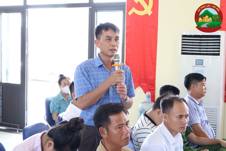 Xã Phú Cát tổ chức Hội nghị tập huấn công tác chuyển đổi số và ra quân hỗ trợ người dân thực hiện các dịch vụ công trực tuyến- Ảnh 7.