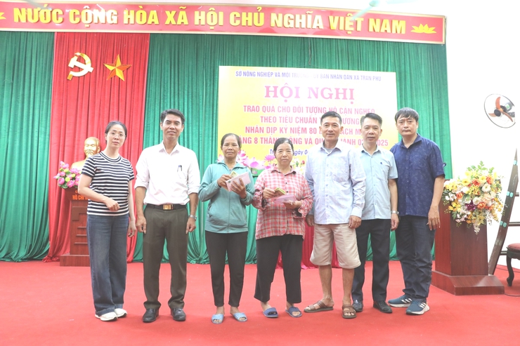 33 hộ cận nghèo xã Trần Phú được trao hỗ trợ nhân dịp kỷ niệm 80 năm Cách mạng Tháng Tám và Quốc khánh 2/9- Ảnh 3.