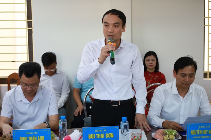 Sở Giáo dục và Đào tạo Hà Nội làm việc với xã đảo Minh Châu: Chung tay tháo gỡ khó khăn, nâng cao chất lượng giáo dục- Ảnh 2.