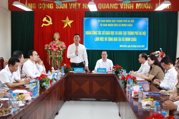 Sở Giáo dục và Đào tạo Hà Nội làm việc với xã đảo Minh Châu: Chung tay tháo gỡ khó khăn, nâng cao chất lượng giáo dục- Ảnh 4.